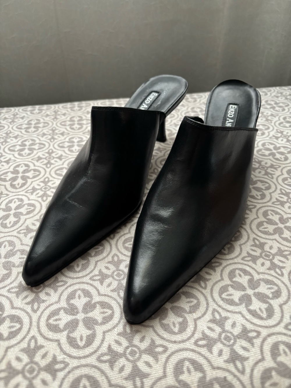 Enzo Angiolini Black Pointed Leather Slip-On Mules Size 7M.